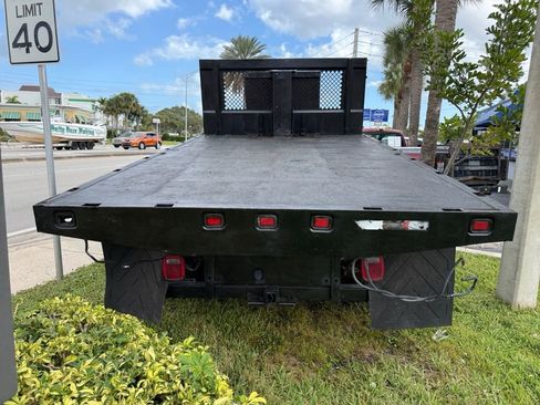 Used 2005 Ford F350 XL image 3