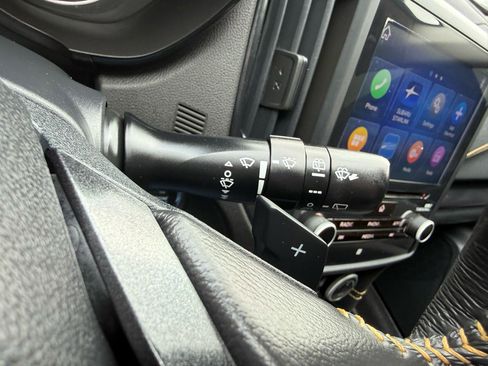 Used 2022 Subaru Crosstrek 2.5i Sport w/ Moonroof Package image 21