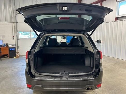 Used 2023 Subaru Forester Premium AWD/4WD image 19