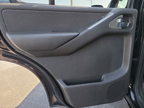 Used 2012 Nissan Pathfinder S image 10