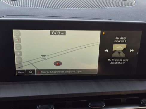 Used 2023 Kia Telluride EX w/ EX Captain's Chair Package image 26