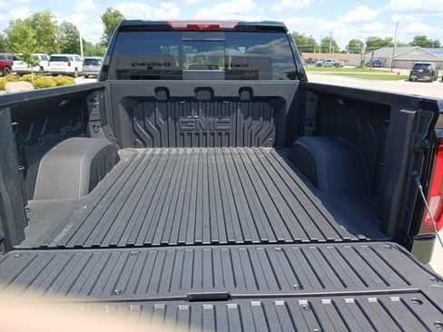 Certified 2026 GMC Sierra 1500 Denali Ultimate w/ LPO, Black Badging Package AWD/4WD image 29