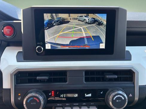 Used 2024 Toyota Tacoma TRD Sport w/ TRD Sport Upgrade Package image 25