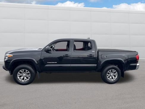 Used 2018 Toyota Tacoma SR5 image 2