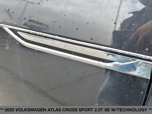 Used 2025 Volkswagen Atlas Cross Sport SE FWD image 13
