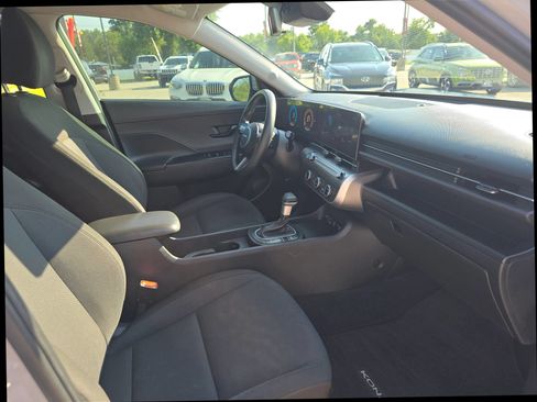 Used 2025 Hyundai Kona SE FWD image 19