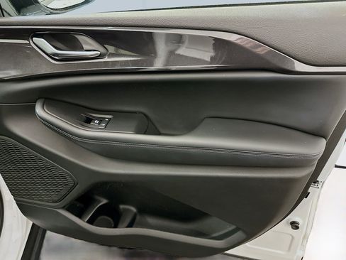 Used 2023 Jeep Grand Cherokee L Laredo image 35