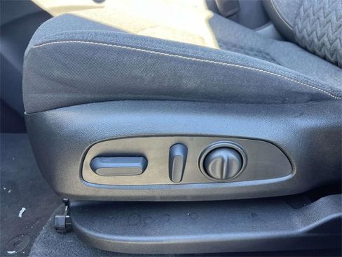 Used 2023 Chevrolet Equinox LT image 16