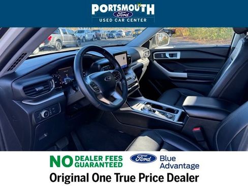 Certified 2022 Ford Explorer XLT w/ Equipment Group 202A image 4
