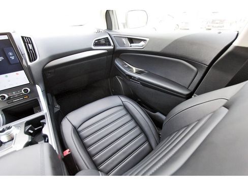 Used 2024 Ford Edge SEL w/ Convenience Package AWD/4WD image 12