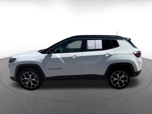 Used 2025 Jeep Compass Limited AWD/4WD image 9