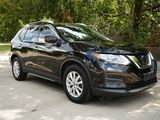 Used 2020 Nissan Rogue SV image 2