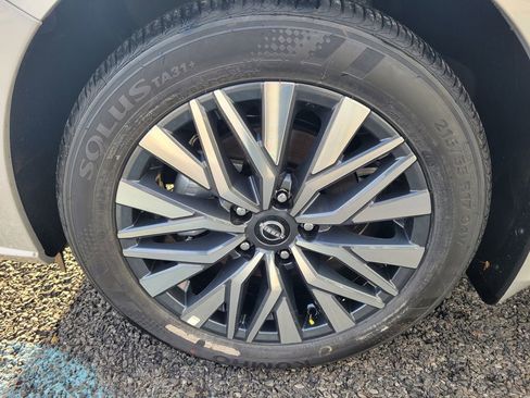 New 2025 Nissan Altima 2.5 SV image 12