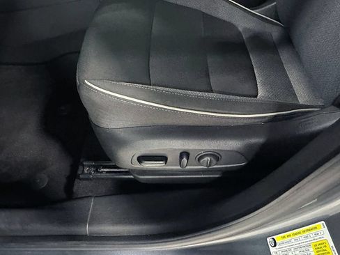 Used 2021 Chevrolet TrailBlazer LT w/ Driver Confidence Package FWD image 18