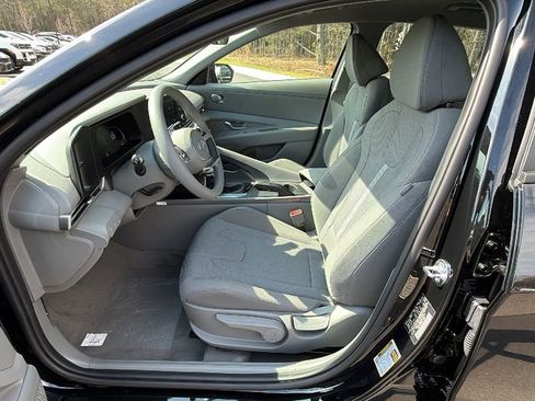 New 2026 Hyundai Elantra SE image 9