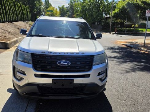 Used 2016 Ford Explorer Sport w/ Equipment Group 401A AWD/4WD image 2