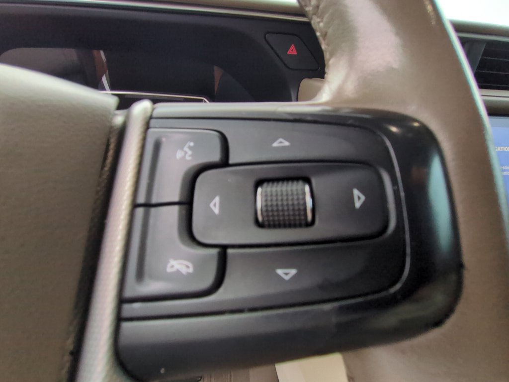 Used 2021 GMC Yukon XL Denali w/ Denali Premium Package RWD image 16