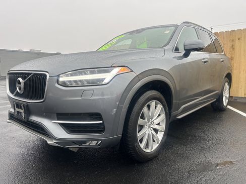 Used 2016 Volvo XC90 T6 Momentum w/ Momentum Plus Package image 3