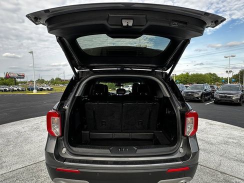 Used 2022 Ford Explorer Limited RWD image 9