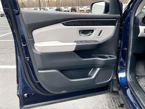 Used 2024 Honda Pilot Elite image 23