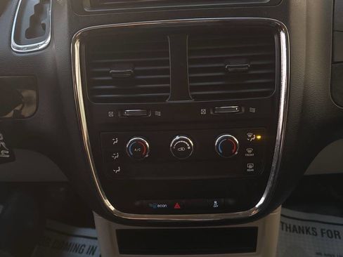 Used 2014 RAM C/V Tradesman image 14