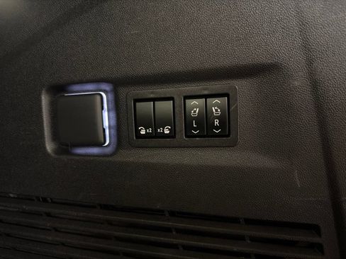 Used 2021 GMC Yukon XL Denali w/ Denali Ultimate Package AWD/4WD image 41