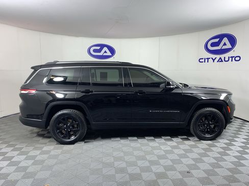 Used 2023 Jeep Grand Cherokee L Limited AWD/4WD image 2