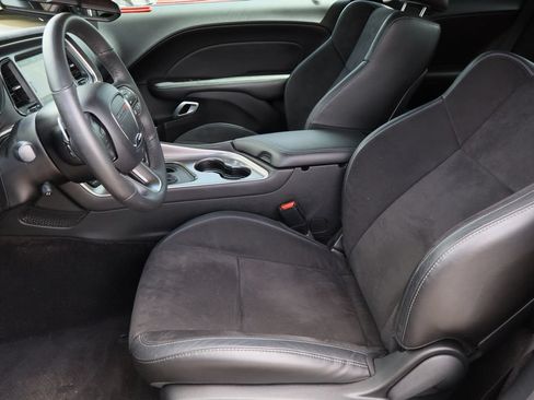 Used 2019 Dodge Challenger GT w/ Plus Package RWD image 20