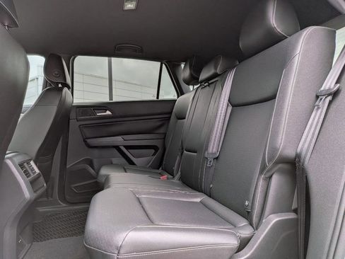 Used 2020 Volkswagen Atlas Cross Sport SE FWD image 23