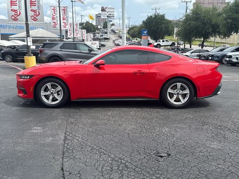 Certified 2024 Ford Mustang Coupe RWD image 8
