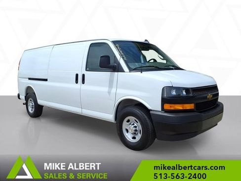 Used 2025 Chevrolet Express 2500 Extended w/ Driver Convenience Package RWD image 1