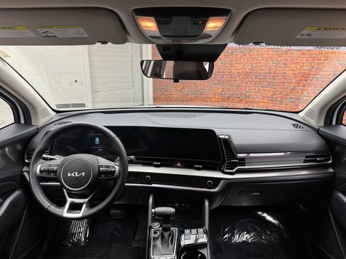 Used 2025 Kia Sportage EX FWD image 12
