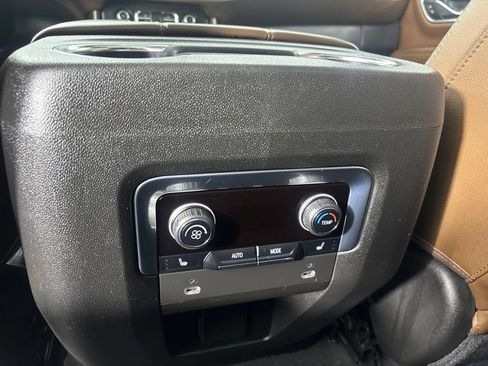 Used 2021 Chevrolet Tahoe High Country w/ Premium Package AWD/4WD image 23