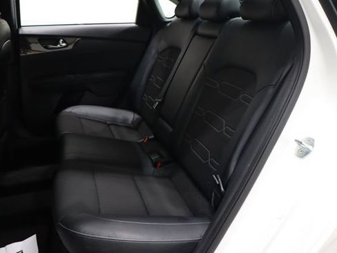 Used 2023 Kia Forte GT-Line w/ GT-Line Technology Package image 11