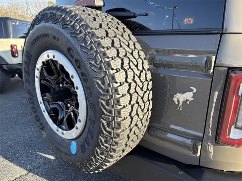 New 2025 Ford Bronco Outer Banks w/ Sasquatch Package image 19