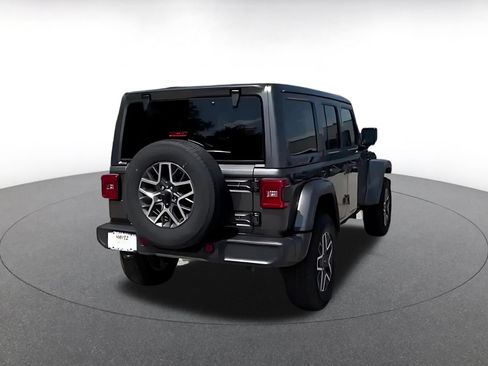 Used 2025 Jeep Wrangler Unlimited Sahara AWD/4WD image 16