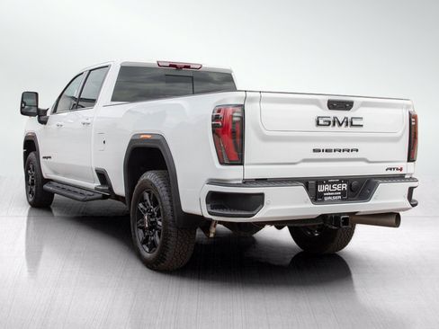 Used 2024 GMC Sierra 2500 AT4 w/ Technology Package AWD/4WD image 4
