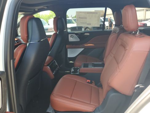 New 2026 Lincoln Aviator Reserve AWD/4WD image 23