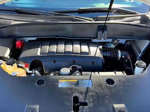 Used 2016 GMC Acadia SLE image 9