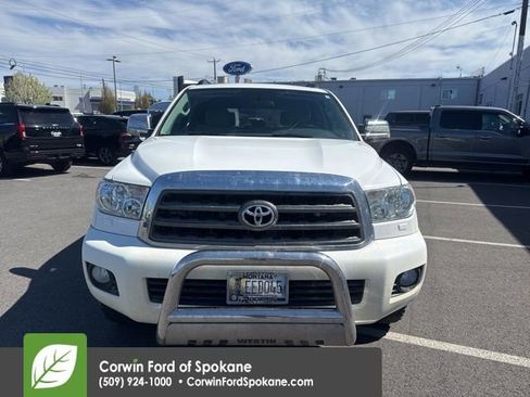 Used 2016 Toyota Sequoia SR5 image 2