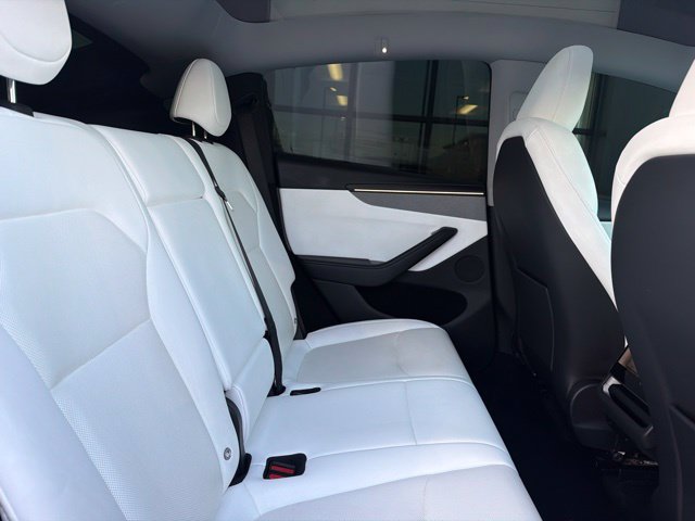 Used 2026 Tesla Model Y Long Range AWD/4WD image 15