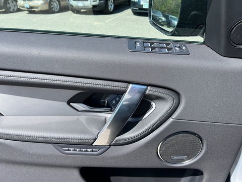 New 2025 Land Rover Discovery Sport Dynamic SE image 14