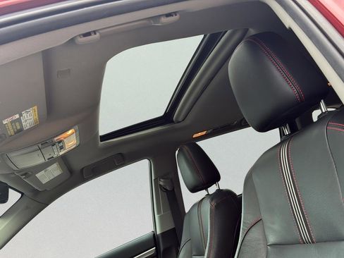 Used 2019 Toyota Highlander SE FWD image 24