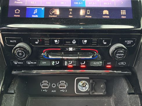 Used 2021 Jeep Grand Cherokee L Summit w/ Luxury Tech Group V AWD/4WD image 36
