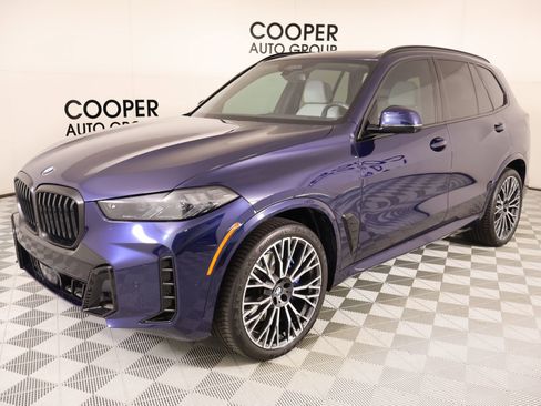 Used 2025 BMW X5 xDrive40i w/ M Sport Package AWD/4WD image 11