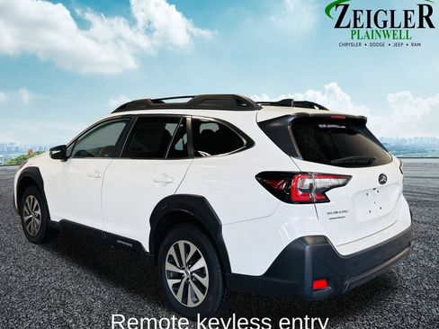 Used 2024 Subaru Outback Premium AWD/4WD image 4