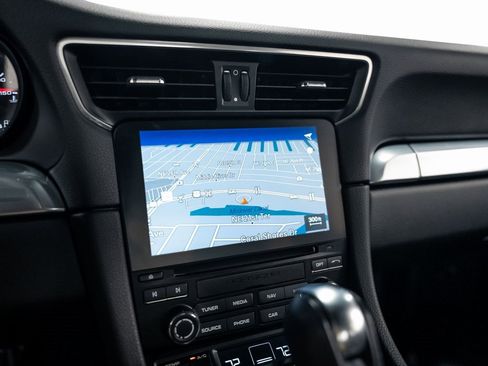 Used 2019 Porsche 911 Carrera 4S image 38