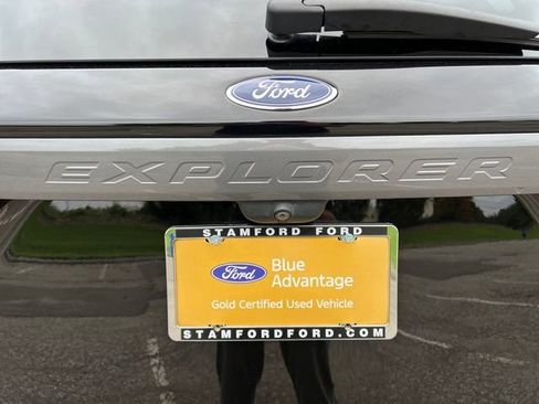 Used 2023 Ford Explorer XLT w/ Equipment Group 202A AWD/4WD image 39