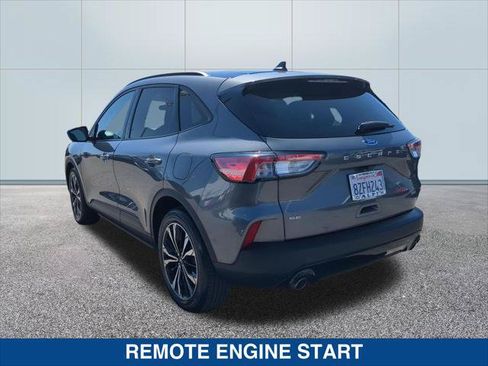 Used 2021 Ford Escape SE FWD image 3