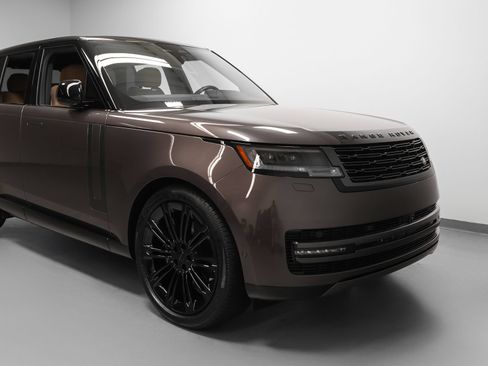 Used 2026 Land Rover Range Rover SE AWD/4WD image 9